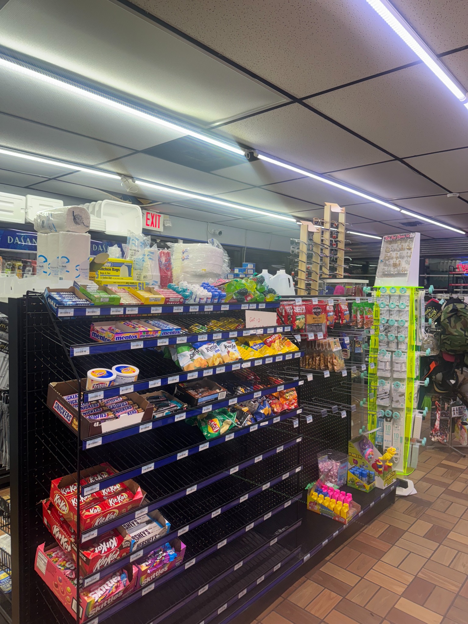 Front aisle of the mart